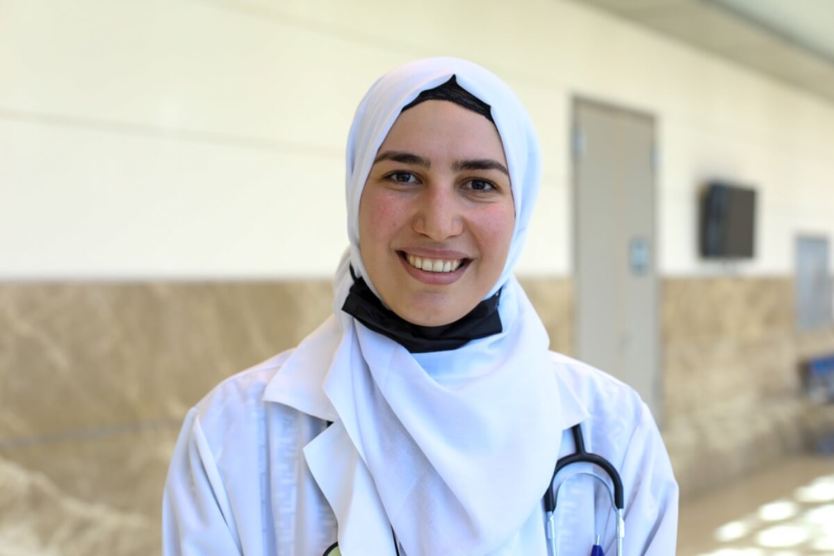 Dr Israa