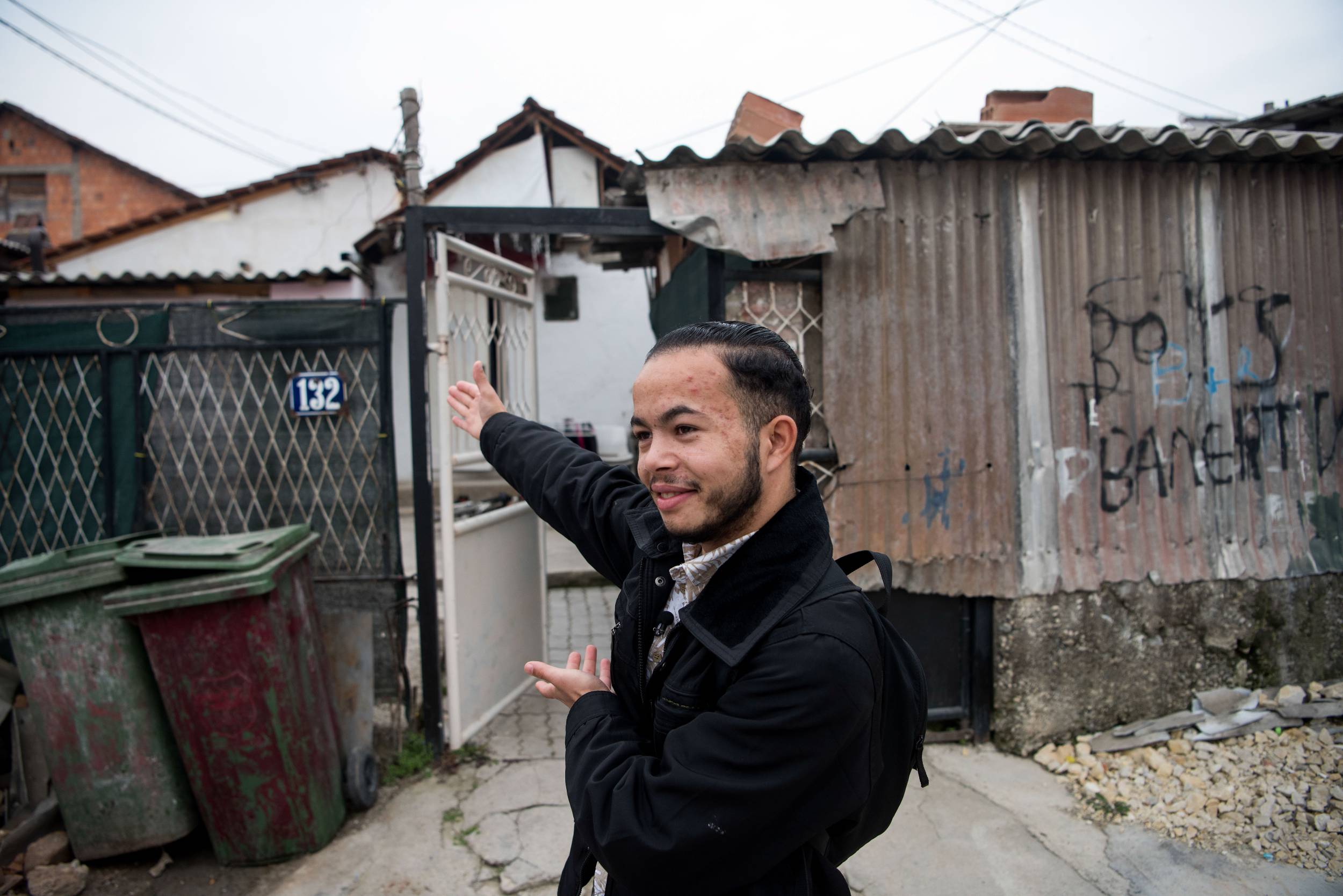 banner_north-macedonia_young-man-stands-in-urban-area