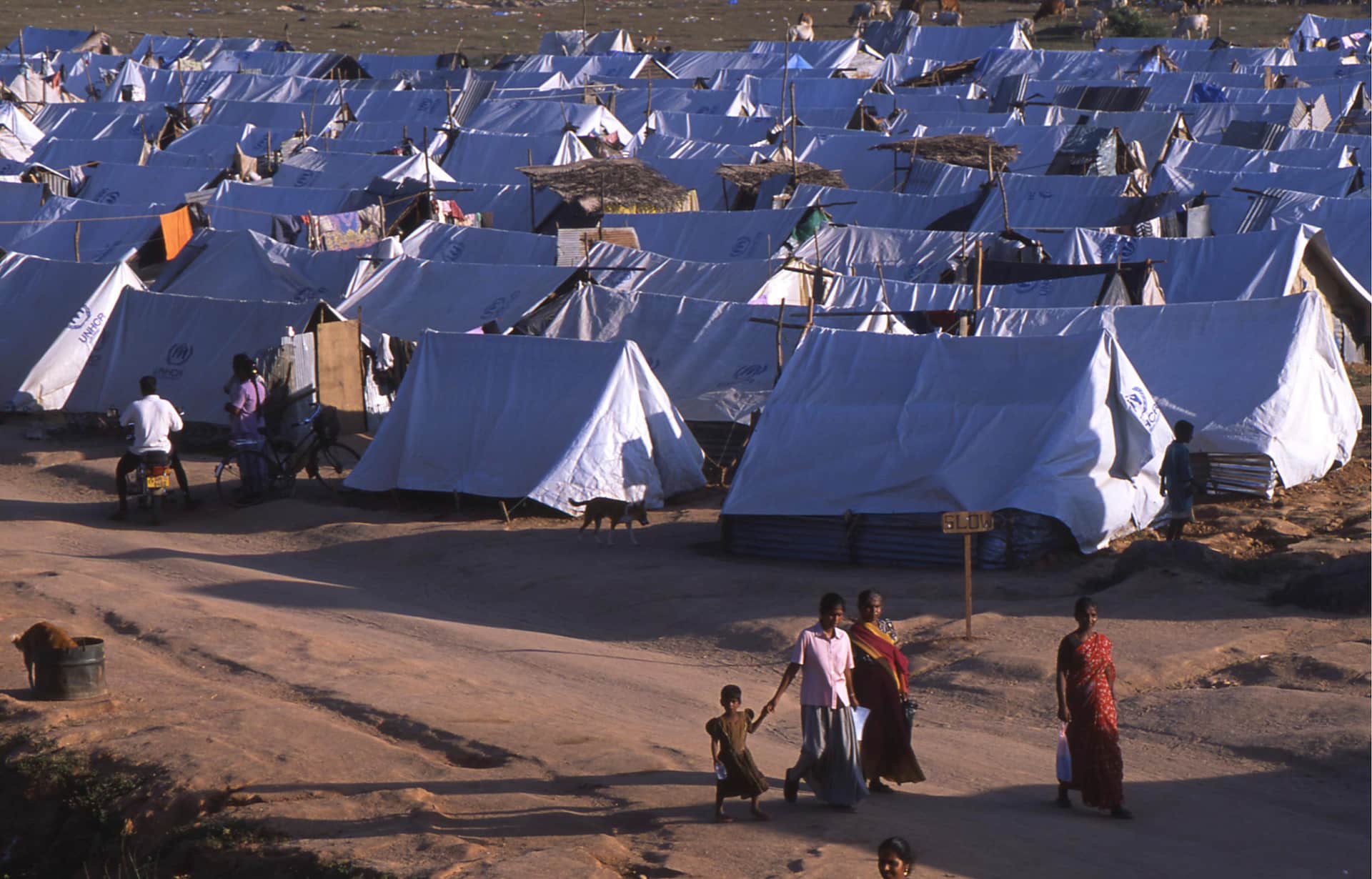 Sri Lanka_Boxing-Day-Tsunami-idp-tents